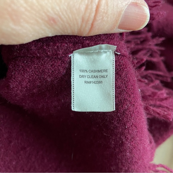 Burgundy Fringe 100% Cashmere Sweater Size Large - Picture 4 of 4